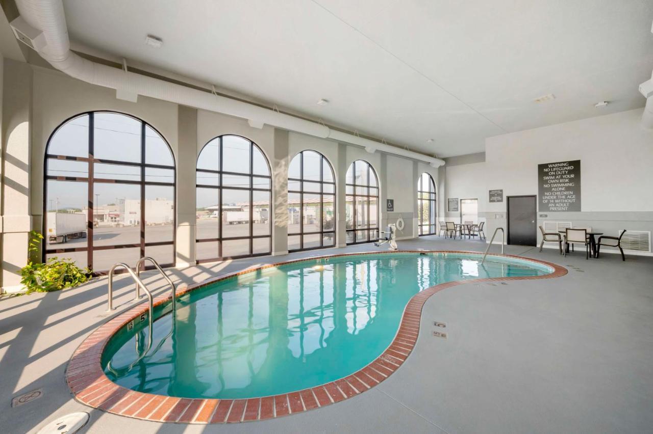 Best Western Plus Harrisonburg Buitenkant foto