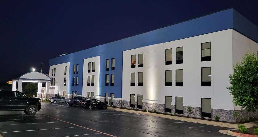 Best Western Plus Harrisonburg Buitenkant foto
