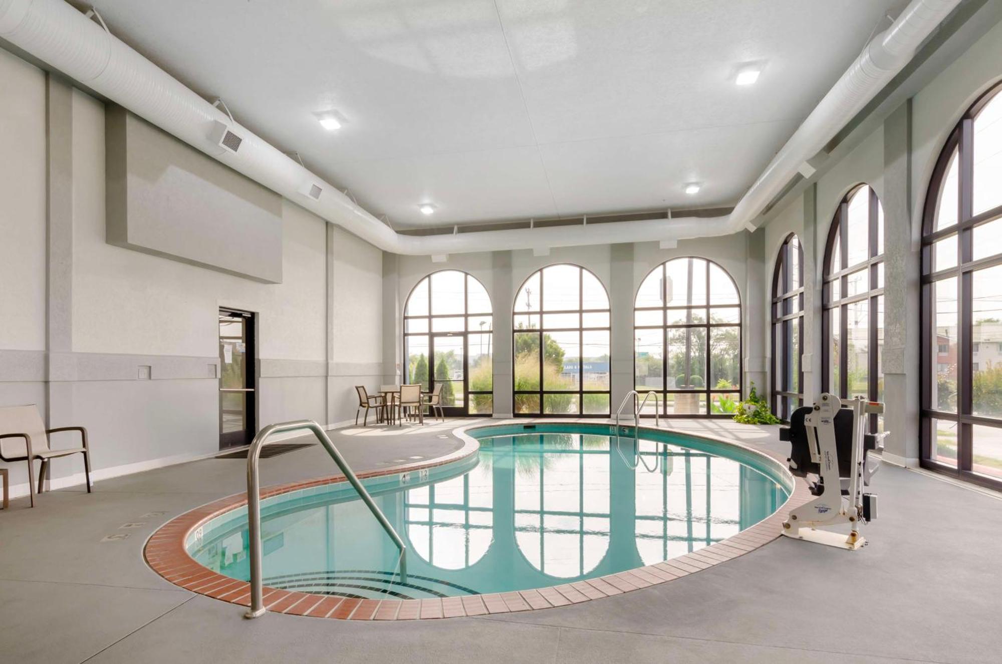 Best Western Plus Harrisonburg Buitenkant foto
