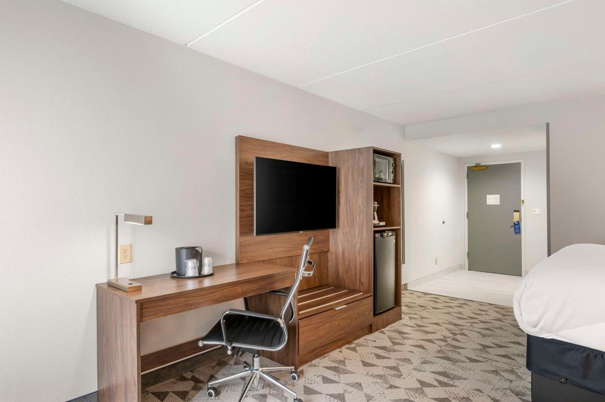 Best Western Plus Harrisonburg Buitenkant foto